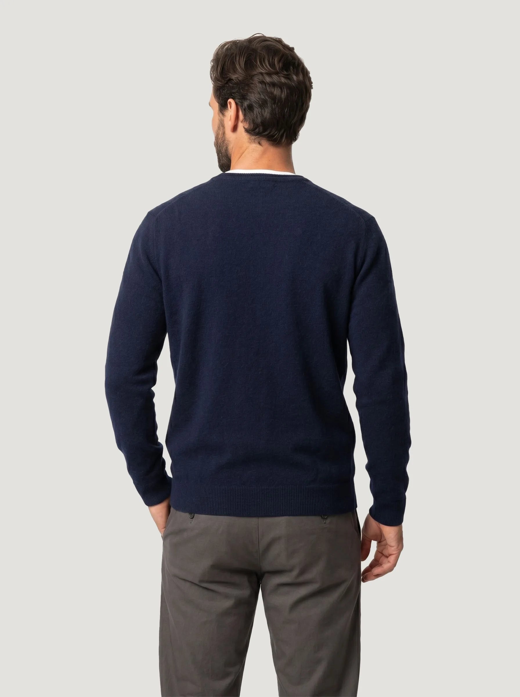Maglione scollo a V in cashmere mongolo
