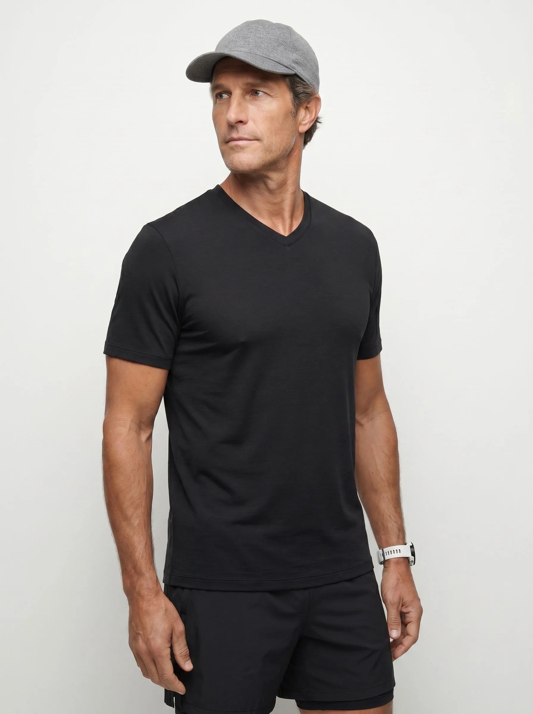 T-shirt col V performance AirPace™