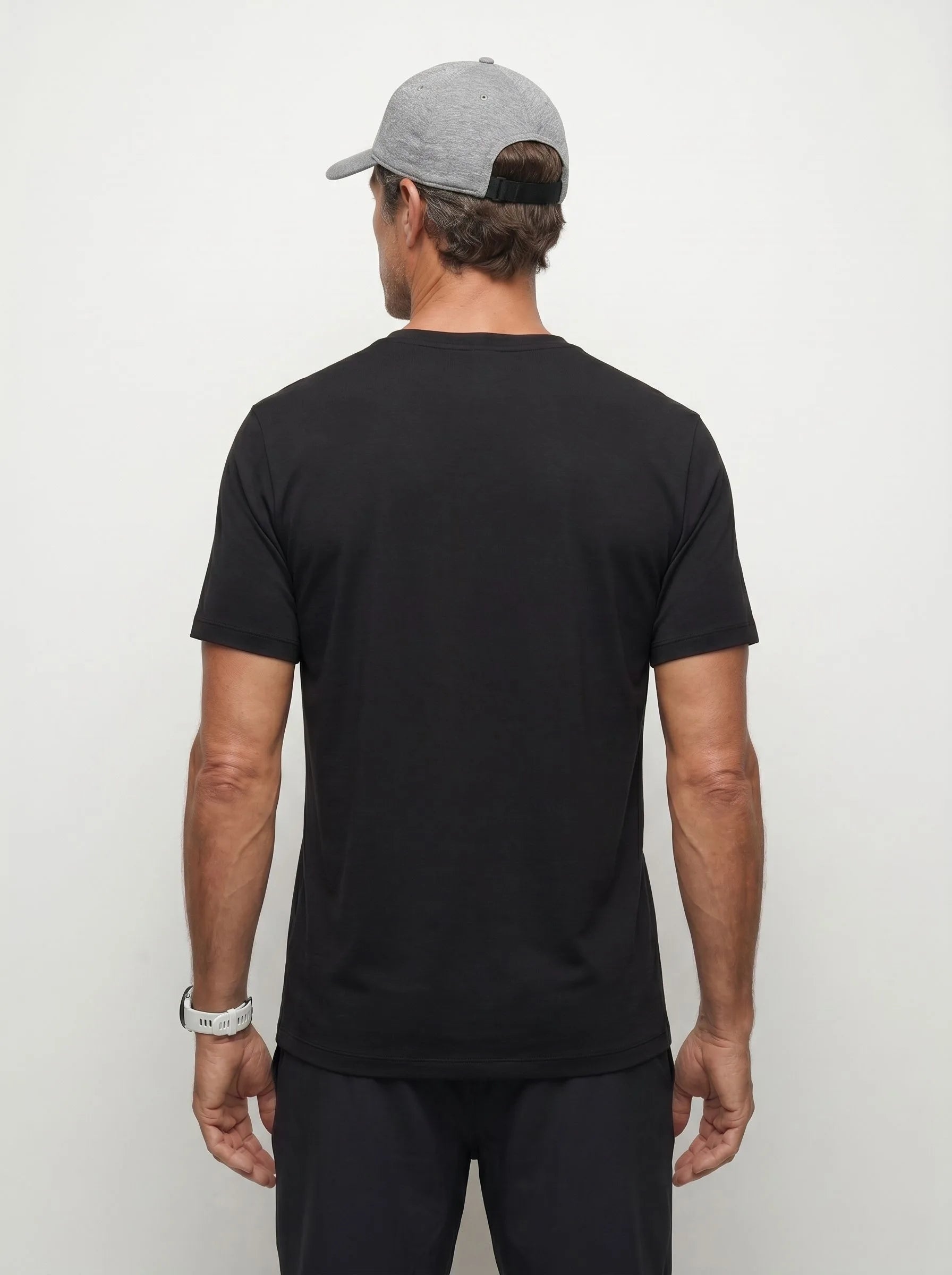 T-shirt col V performance AirPace™